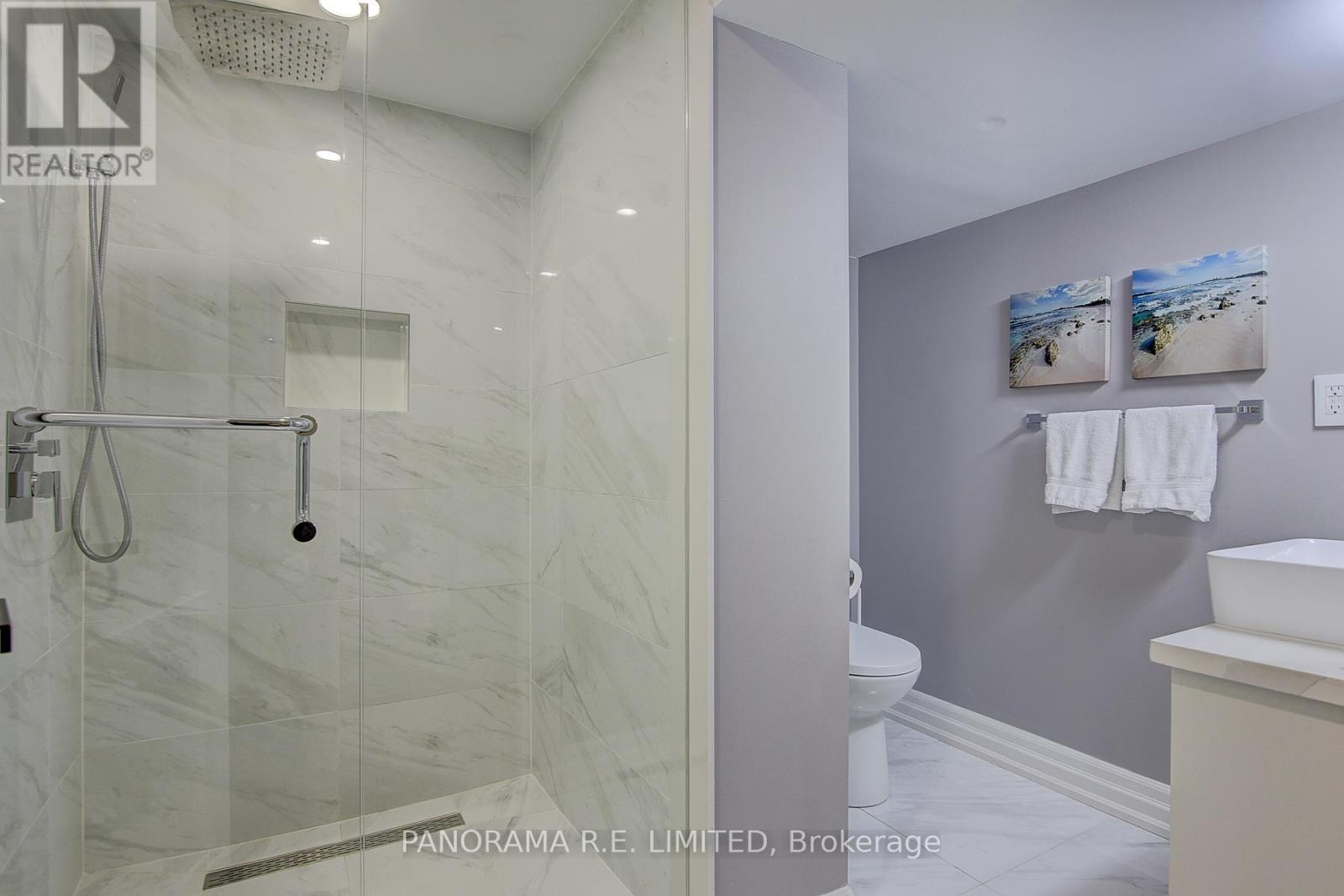 50 Maydolph Road, Toronto, Ontario  M9B 1W5 - Photo 14 - W12489700