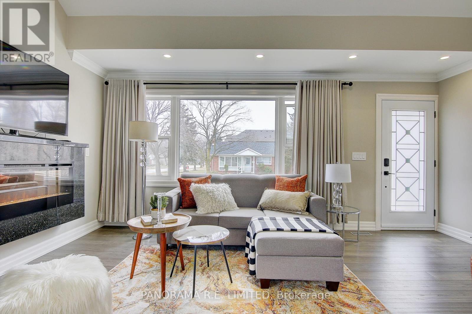 50 Maydolph Road, Toronto, Ontario  M9B 1W5 - Photo 2 - W12489700