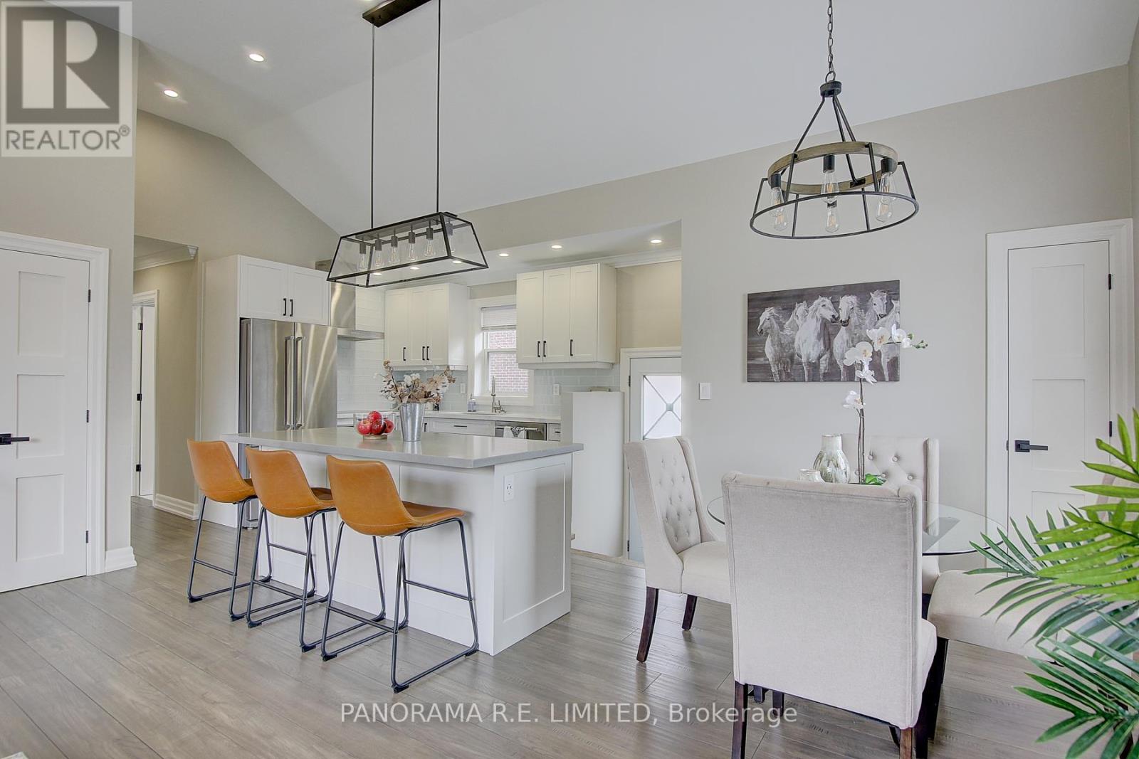 50 Maydolph Road, Toronto, Ontario  M9B 1W5 - Photo 4 - W12489700