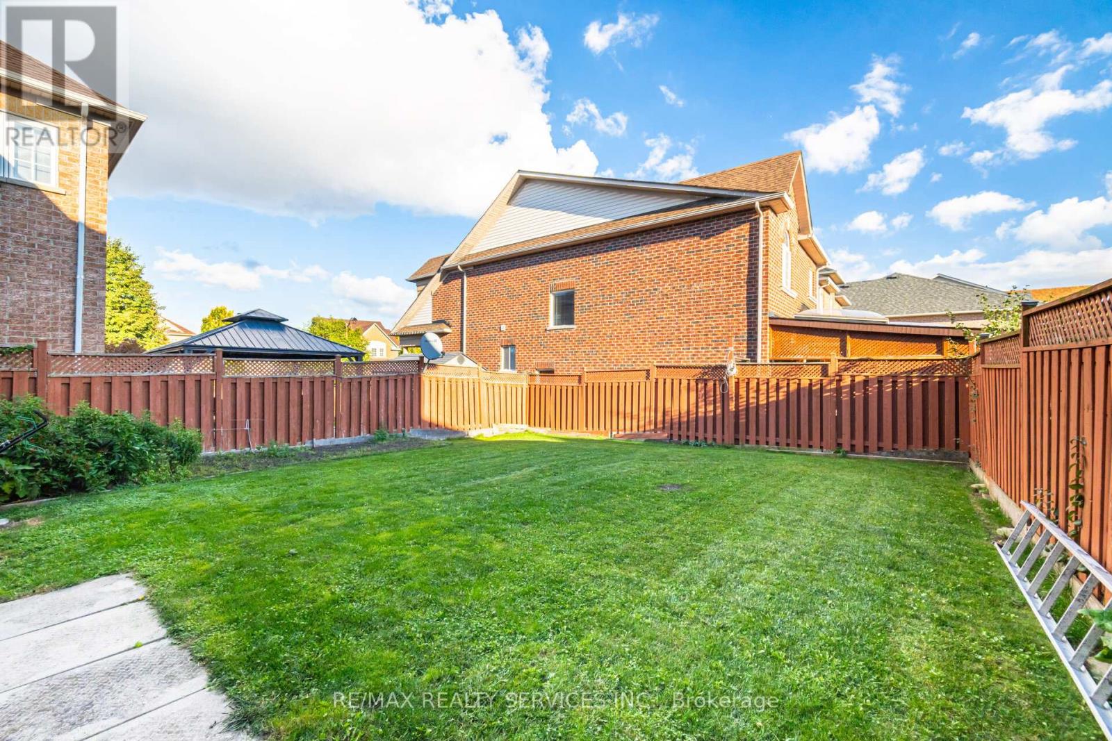 7 Blue Diamond Drive, Brampton, Ontario  L6S 6J1 - Photo 45 - W12489712