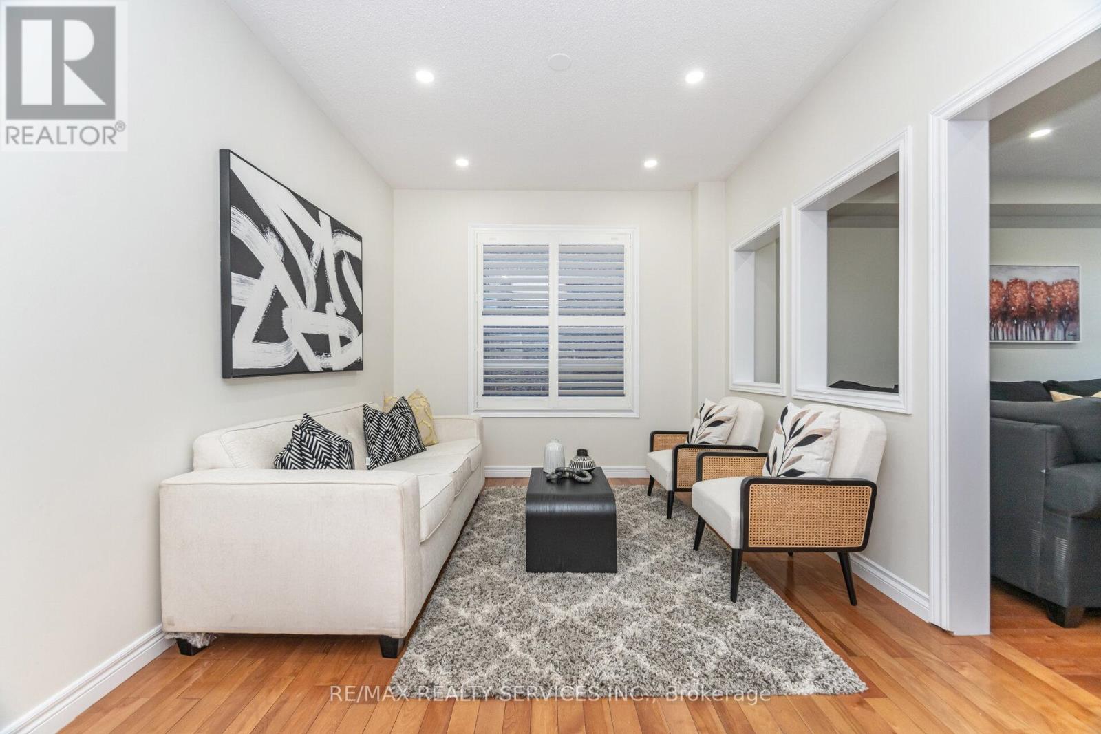 7 Blue Diamond Drive, Brampton, Ontario  L6S 6J1 - Photo 7 - W12489712