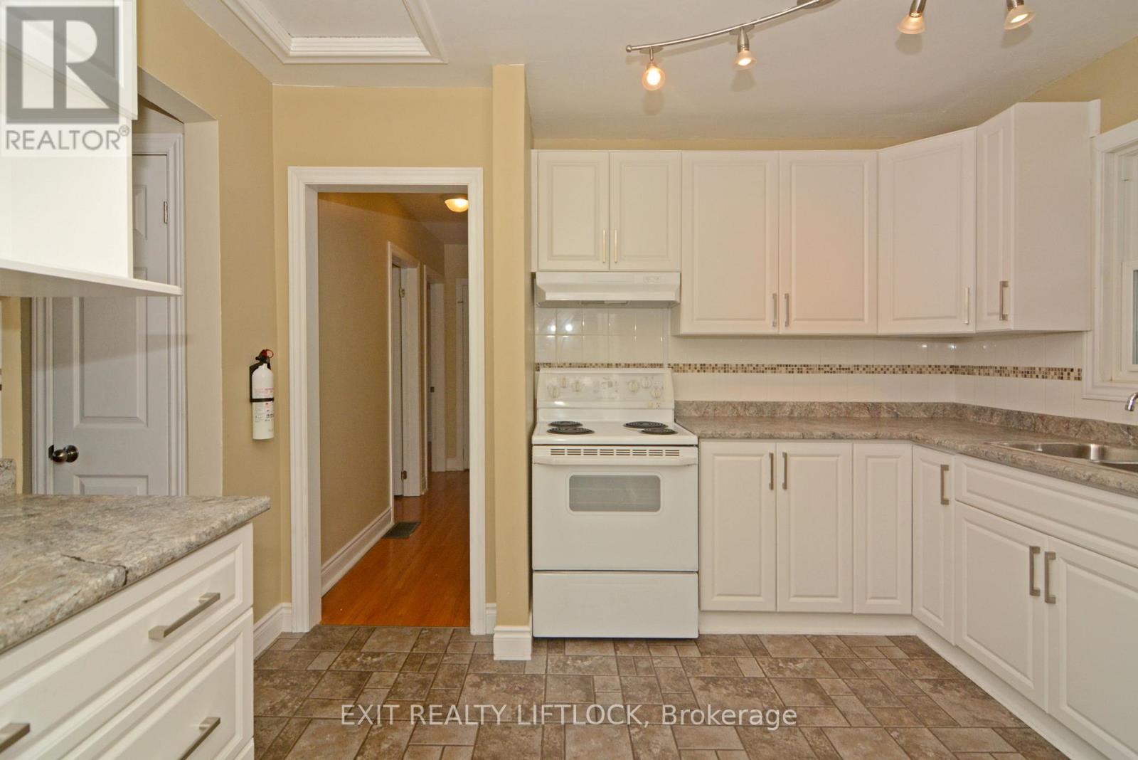 Main Floor - 1437 Westbrook Drive, Peterborough, Ontario  K9J 6R3 - Photo 7 - X12489716