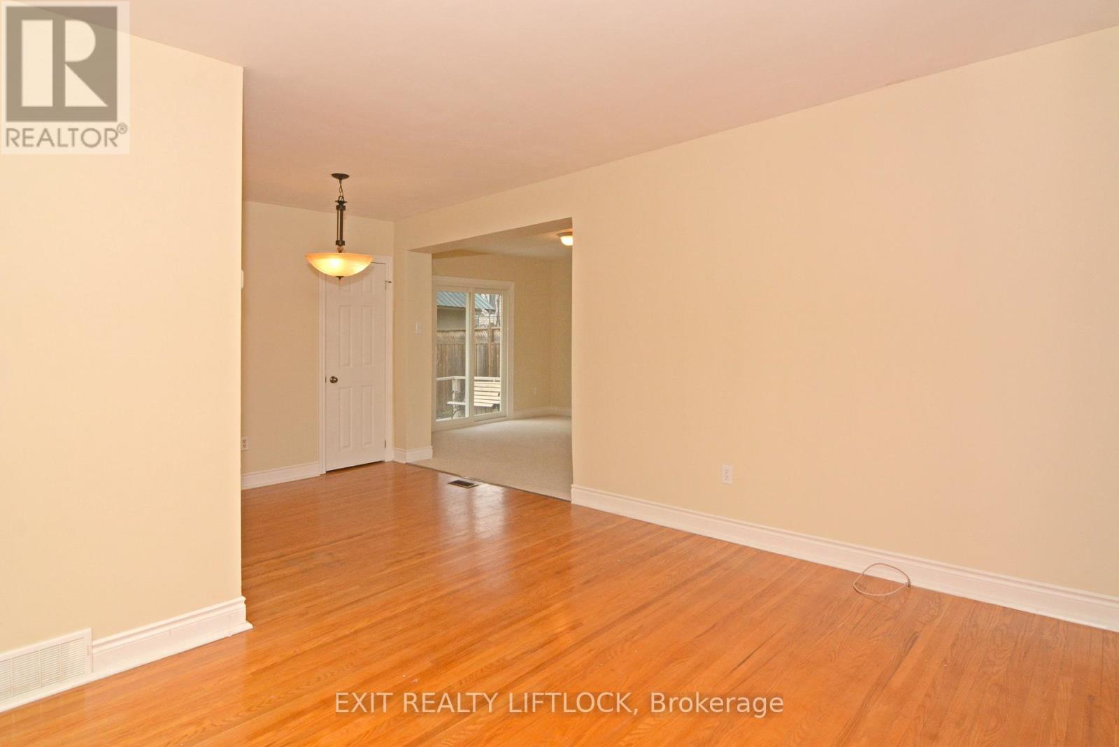 Main Floor - 1437 Westbrook Drive, Peterborough, Ontario  K9J 6R3 - Photo 8 - X12489716