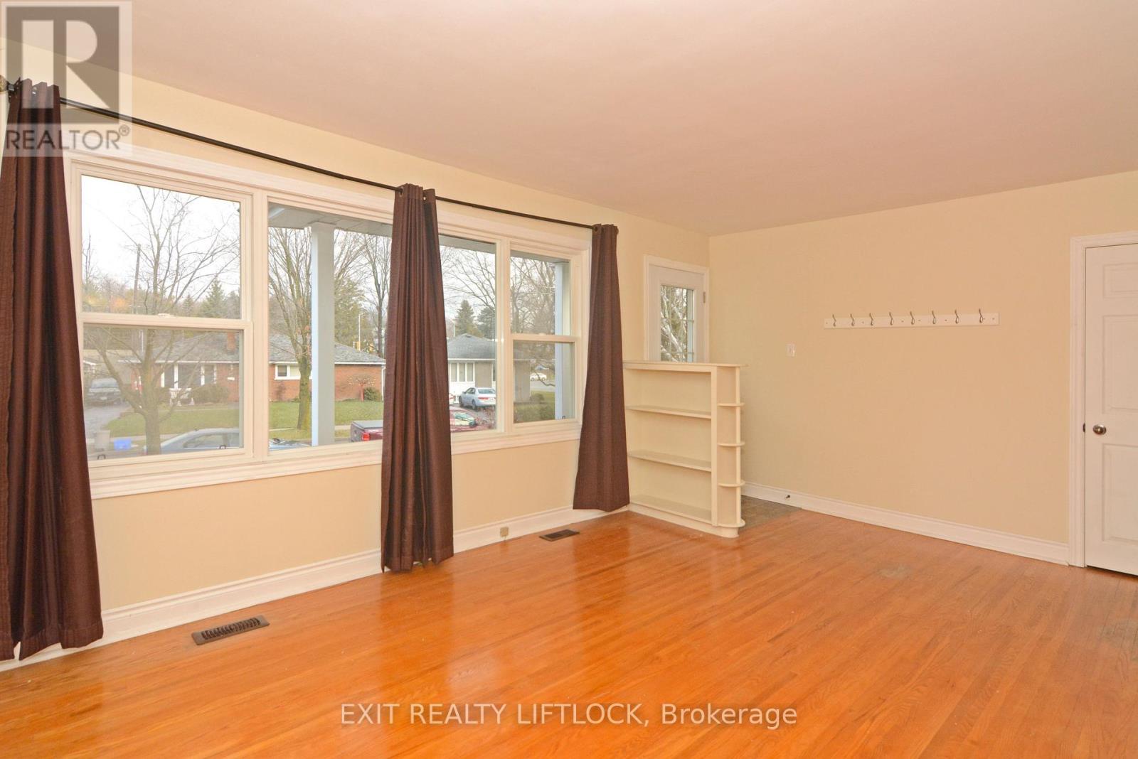 Main Floor - 1437 Westbrook Drive, Peterborough, Ontario  K9J 6R3 - Photo 9 - X12489716