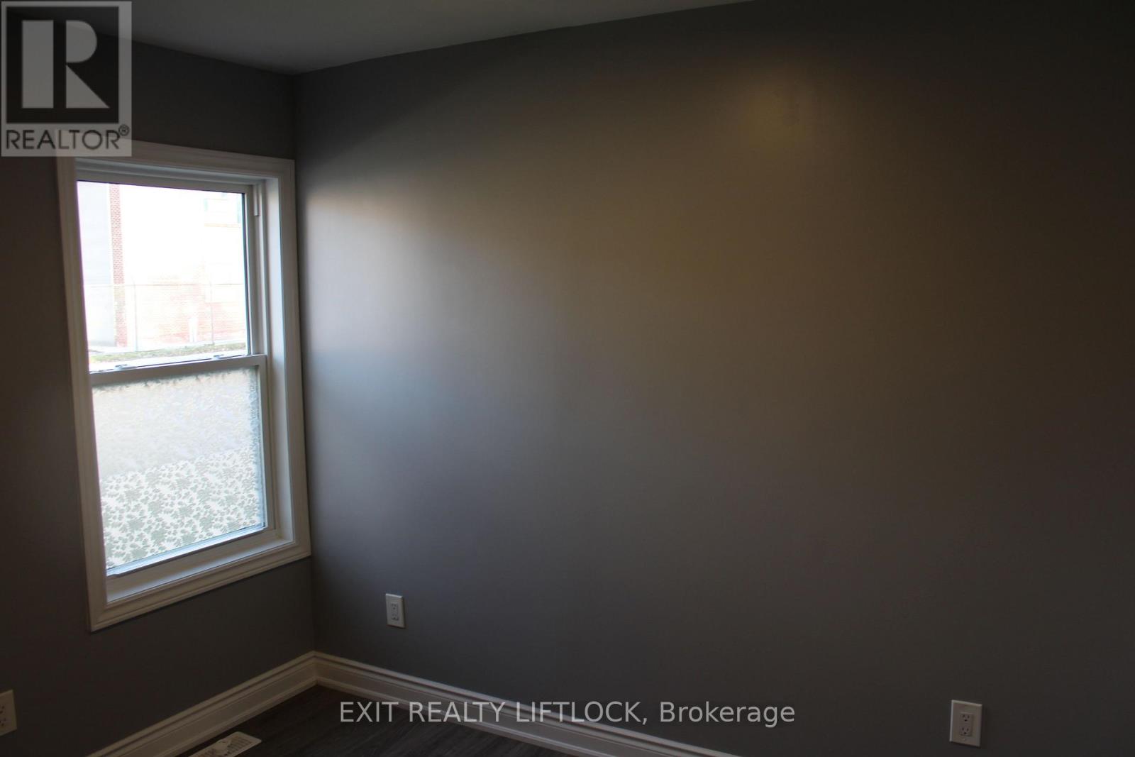 539 Albert Street, Peterborough, Ontario  K9J 4N7 - Photo 12 - X12489886