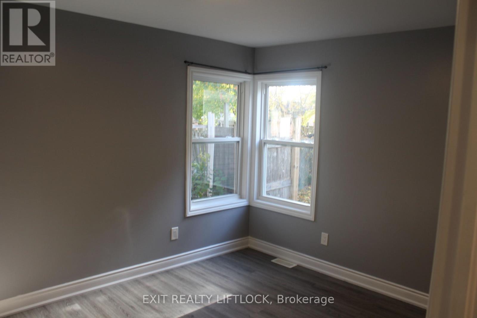 539 Albert Street, Peterborough, Ontario  K9J 4N7 - Photo 9 - X12489886