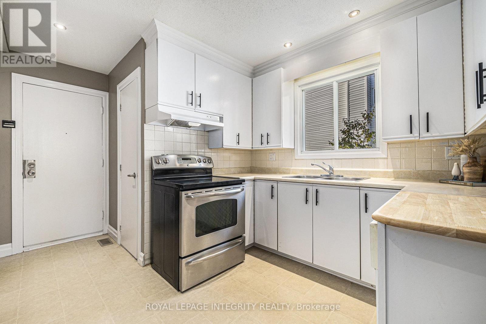 47 Jansen Road, Ottawa, Ontario  K2H 5W6 - Photo 12 - X12489818