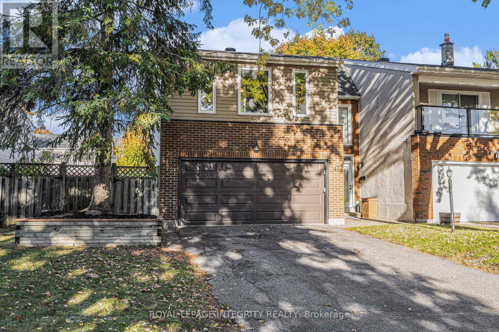 47 Jansen Road, Ottawa, Ontario  K2H 5W6 - Photo 3 - X12489818