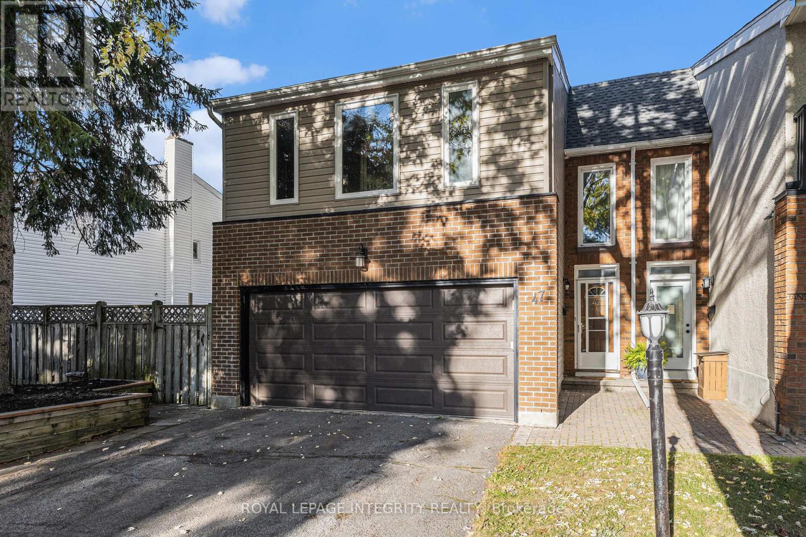 47 Jansen Road, Ottawa, Ontario  K2H 5W6 - Photo 4 - X12489818