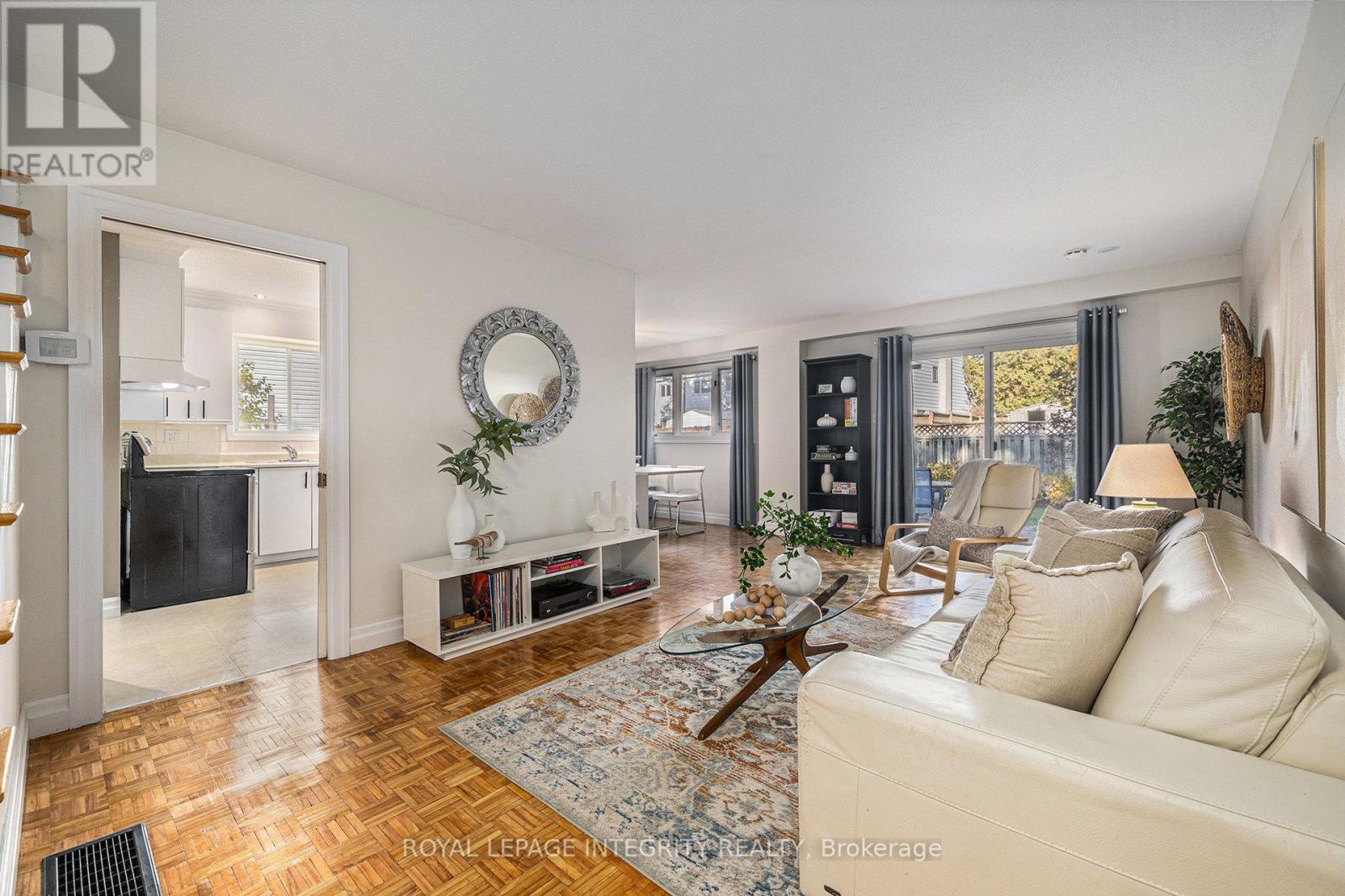 47 Jansen Road, Ottawa, Ontario  K2H 5W6 - Photo 6 - X12489818