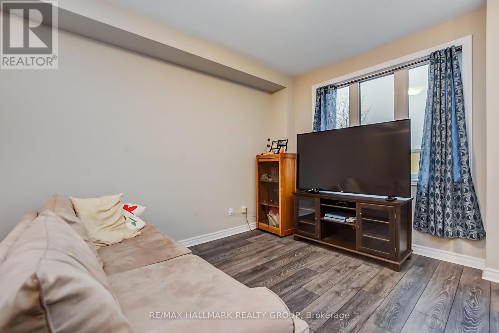 271 Mountain Sorrel Way, Ottawa, Ontario  K4A 1H6 - Photo 8 - X12489928