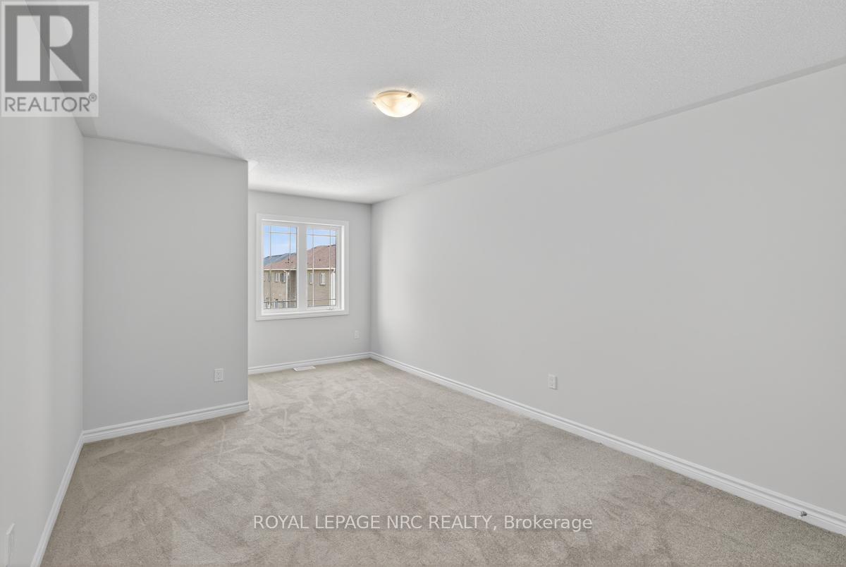 49 Huntsworth Avenue, Thorold, Ontario  L2V 0N2 - Photo 28 - X12489748