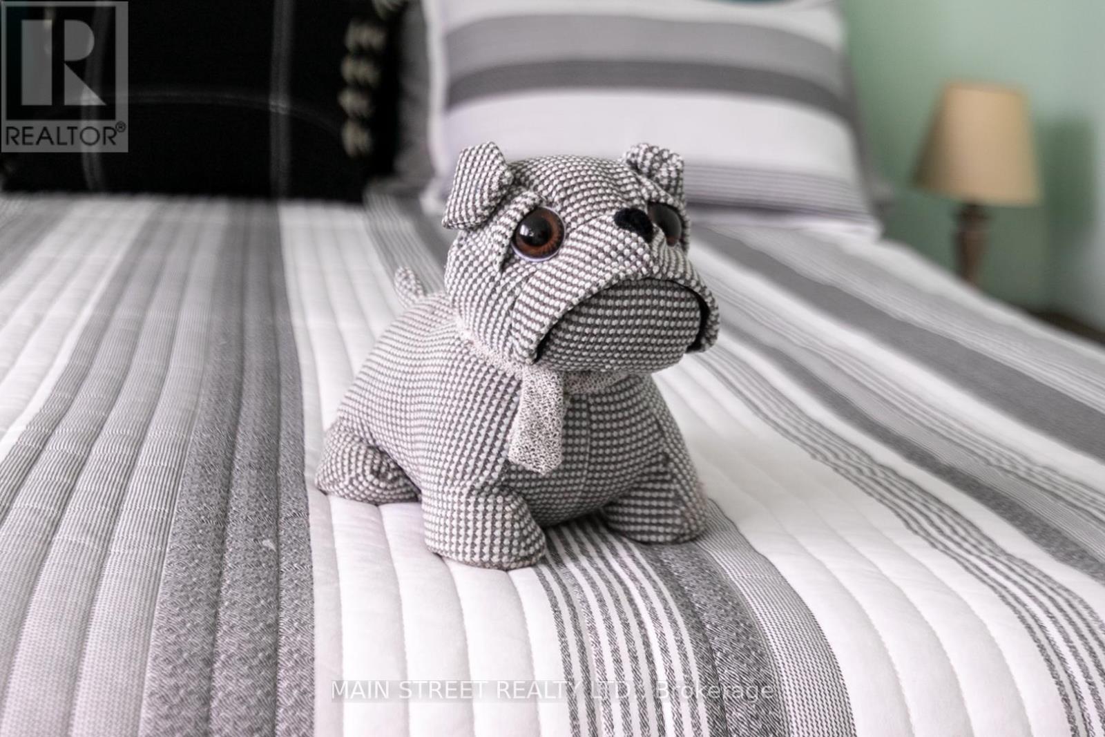 35 Peats Point Road, Prince Edward County, Ontario  K8N 4Z7 - Photo 19 - X12489580