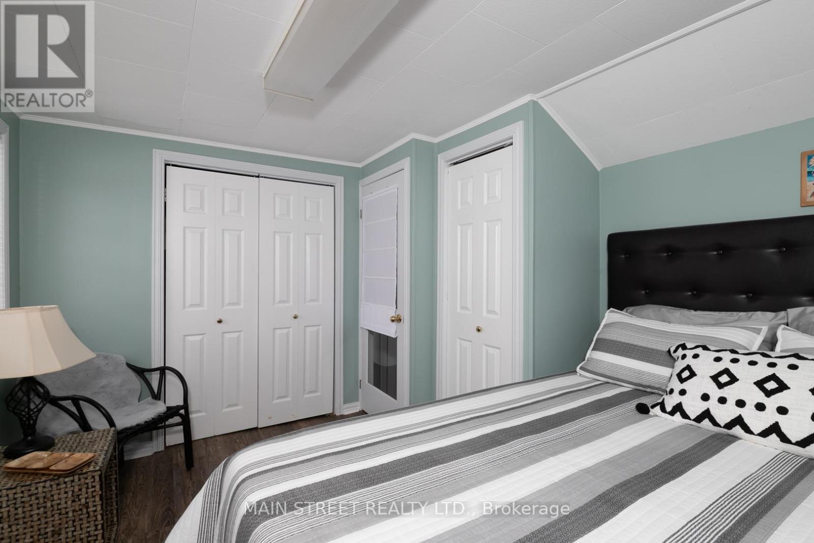 35 Peats Point Road, Prince Edward County, Ontario  K8N 4Z7 - Photo 21 - X12489580