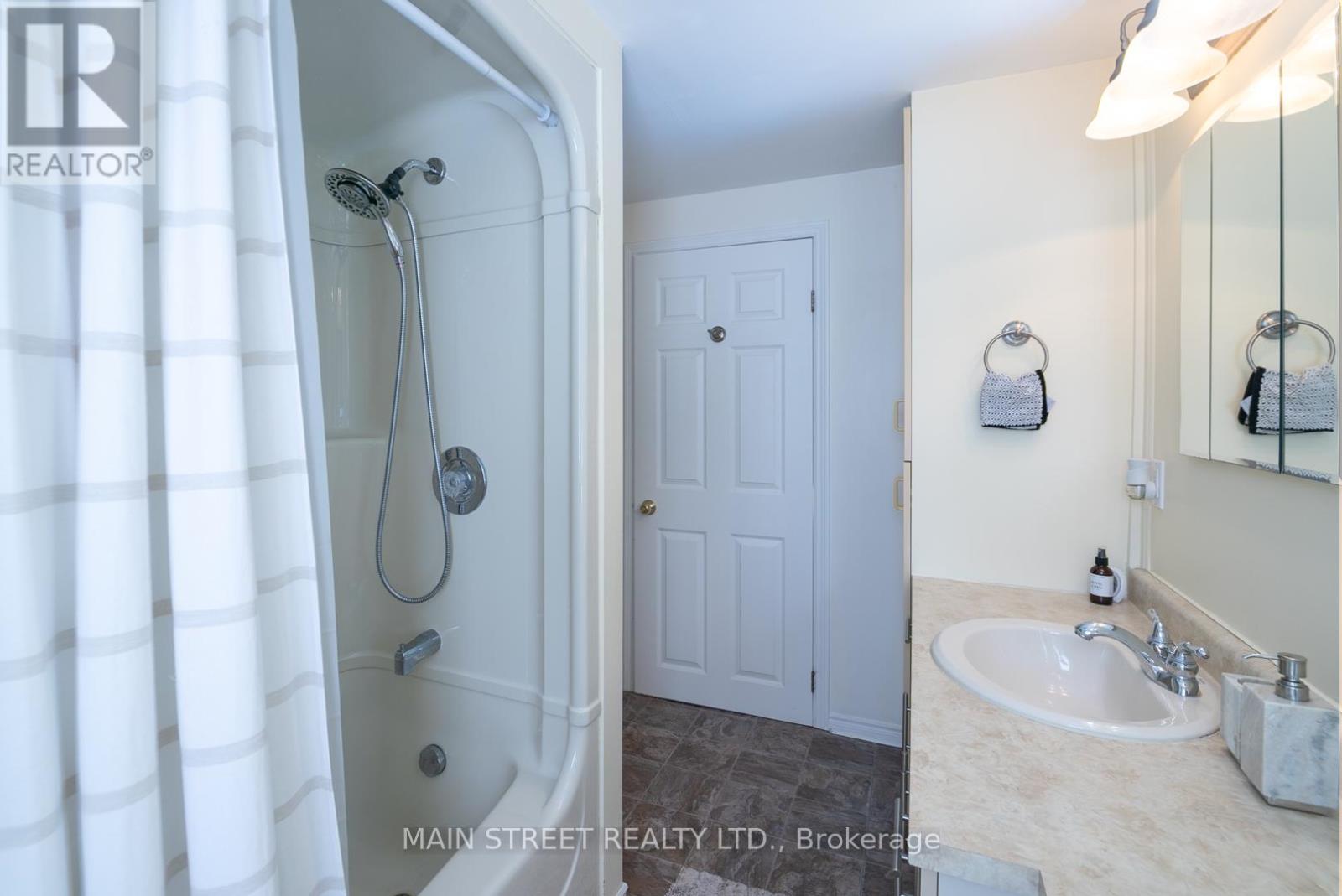 35 Peats Point Road, Prince Edward County, Ontario  K8N 4Z7 - Photo 24 - X12489580