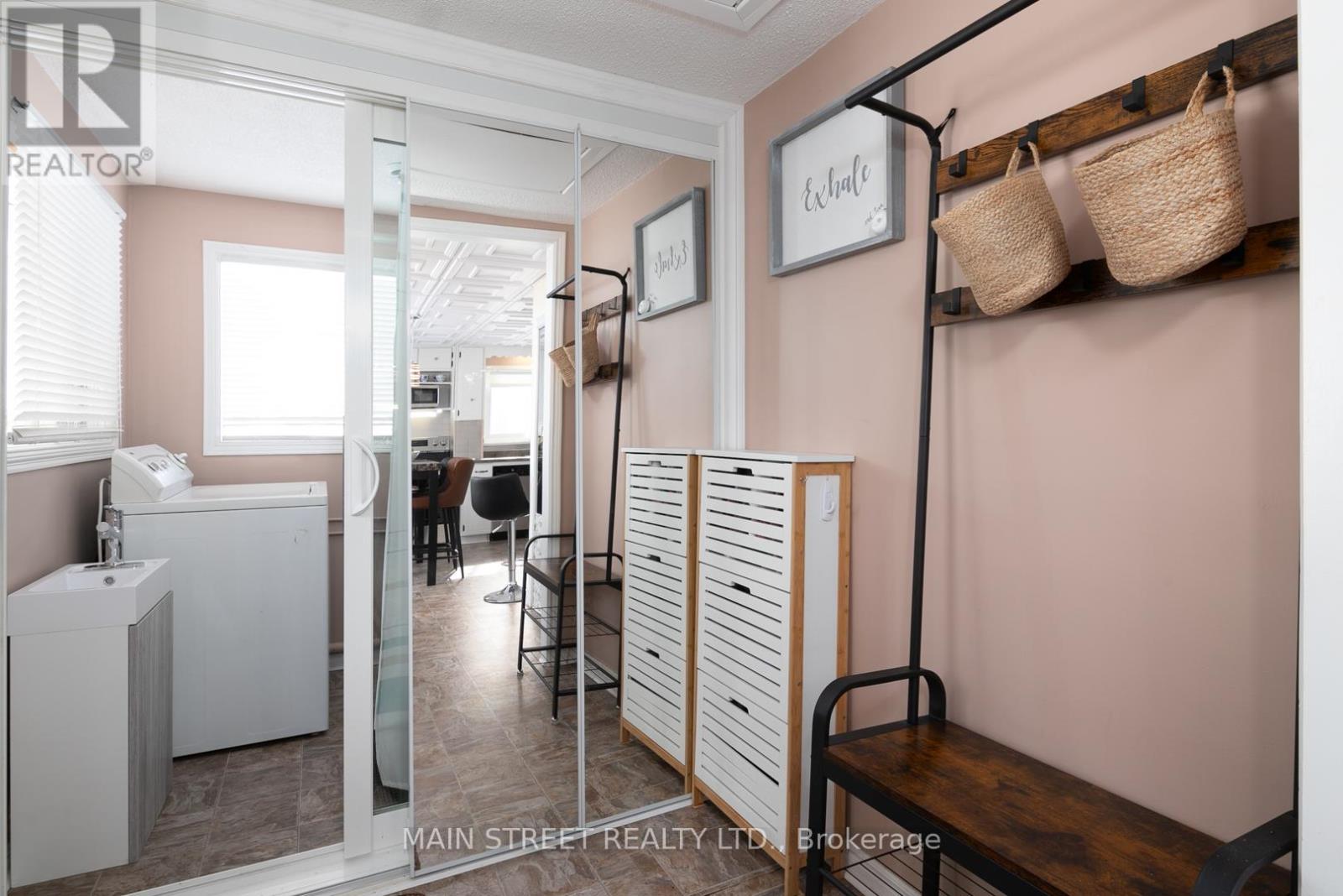 35 Peats Point Road, Prince Edward County, Ontario  K8N 4Z7 - Photo 8 - X12489580