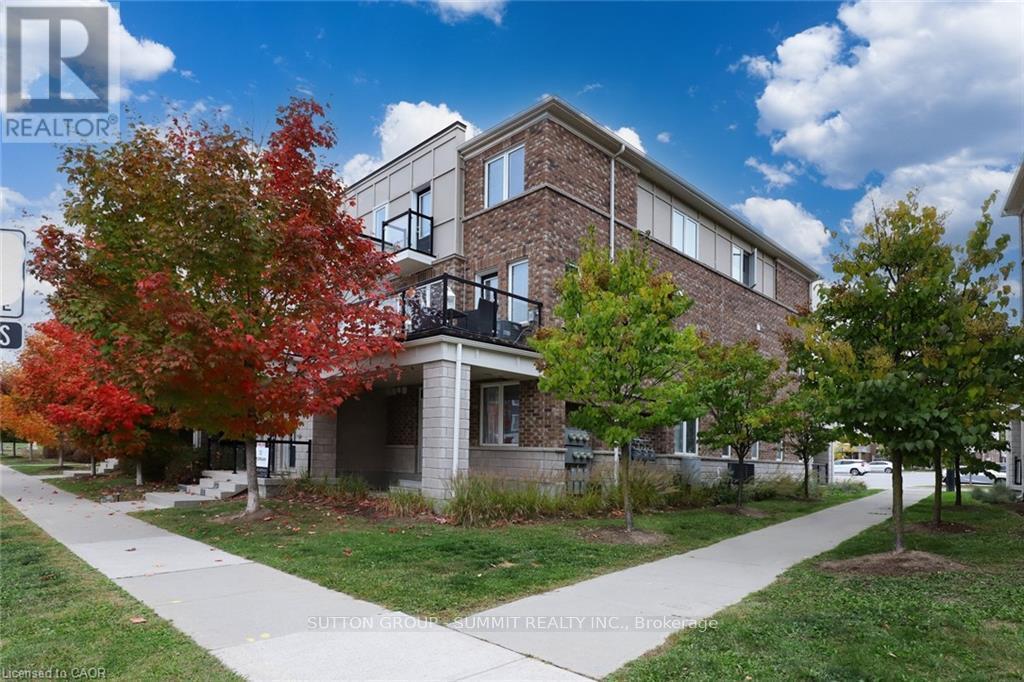 66 Daylily Lane, Kitchener, Ontario  N2R 0L7 - Photo 3 - X12489706