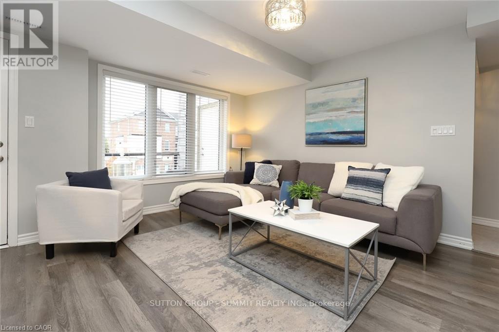 66 Daylily Lane, Kitchener, Ontario  N2R 0L7 - Photo 5 - X12489706