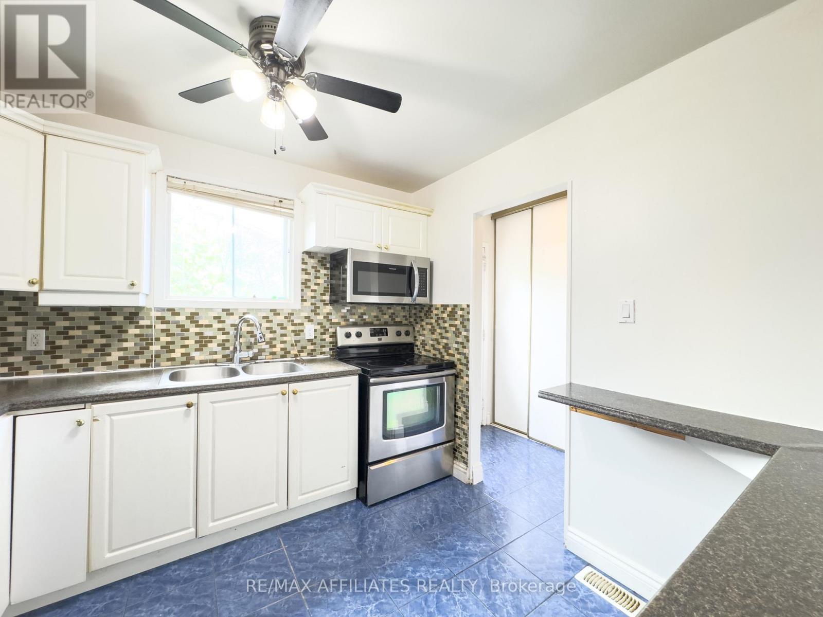 Upper - 222 Castlefrank Road, Ottawa, Ontario  K2L 1T5 - Photo 7 - X12381912