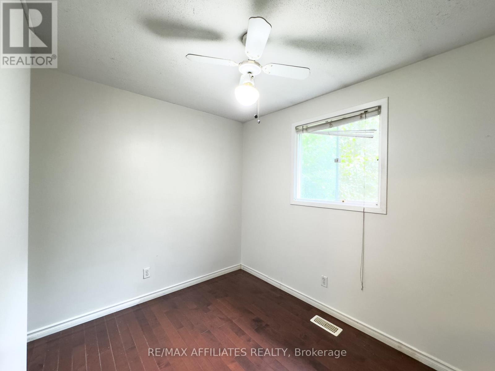 Upper - 222 Castlefrank Road, Ottawa, Ontario  K2L 1T5 - Photo 16 - X12381912