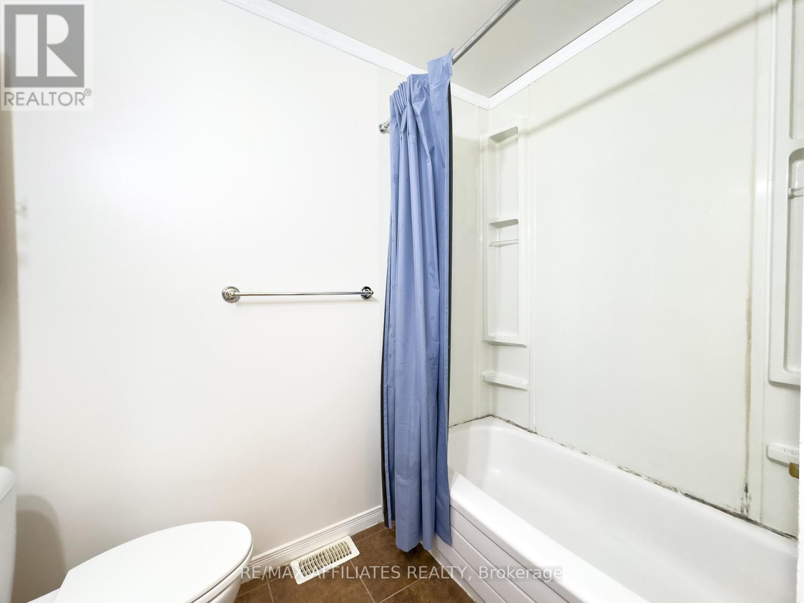 Upper - 222 Castlefrank Road, Ottawa, Ontario  K2L 1T5 - Photo 12 - X12381912