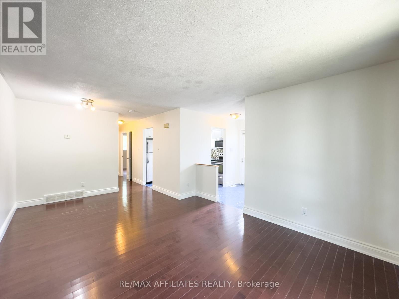 Upper - 222 Castlefrank Road, Ottawa, Ontario  K2L 1T5 - Photo 10 - X12381912