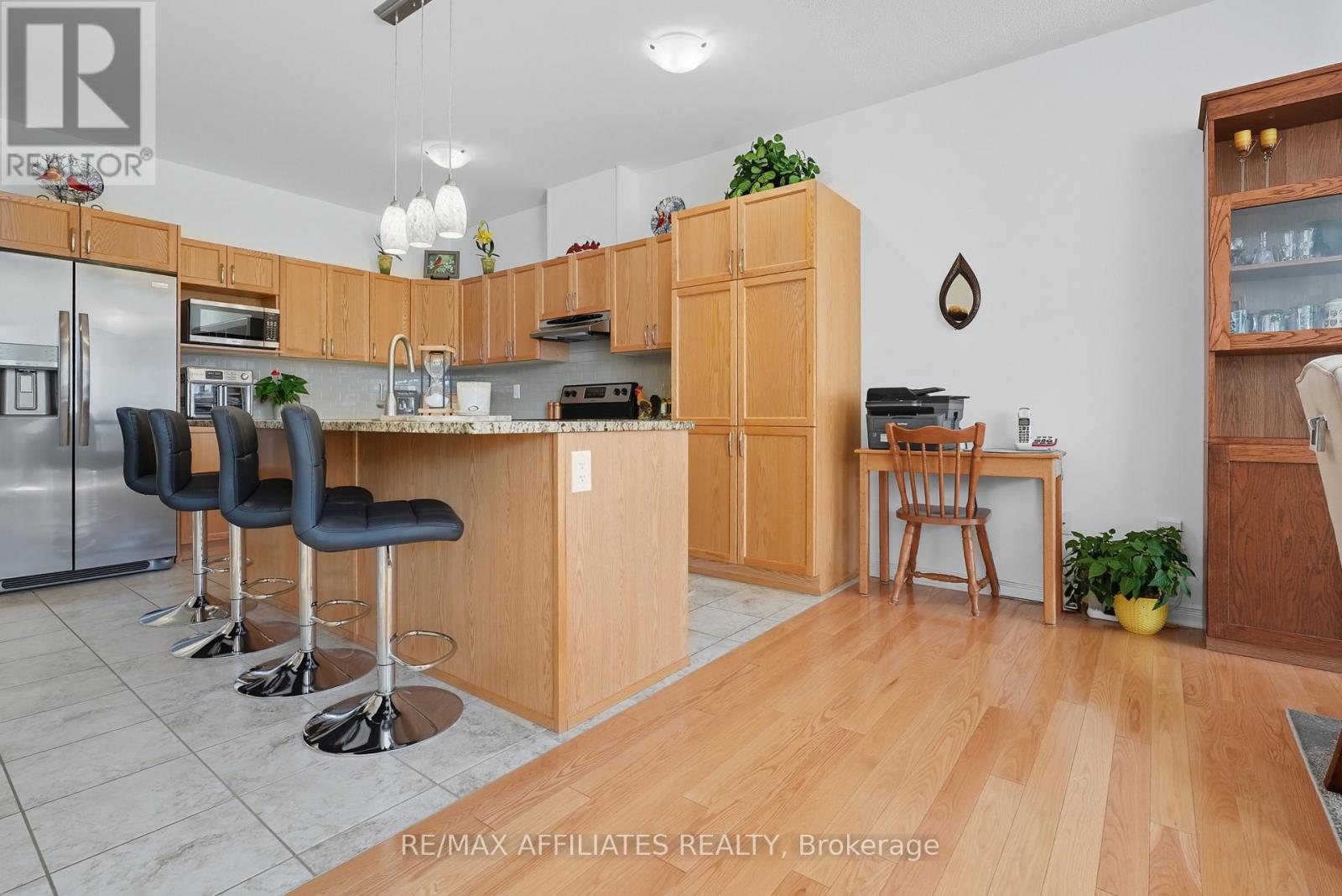 313 Bobolink Ridge N, Ottawa, Ontario  K2V 0B1 - Photo 10 - X12443518