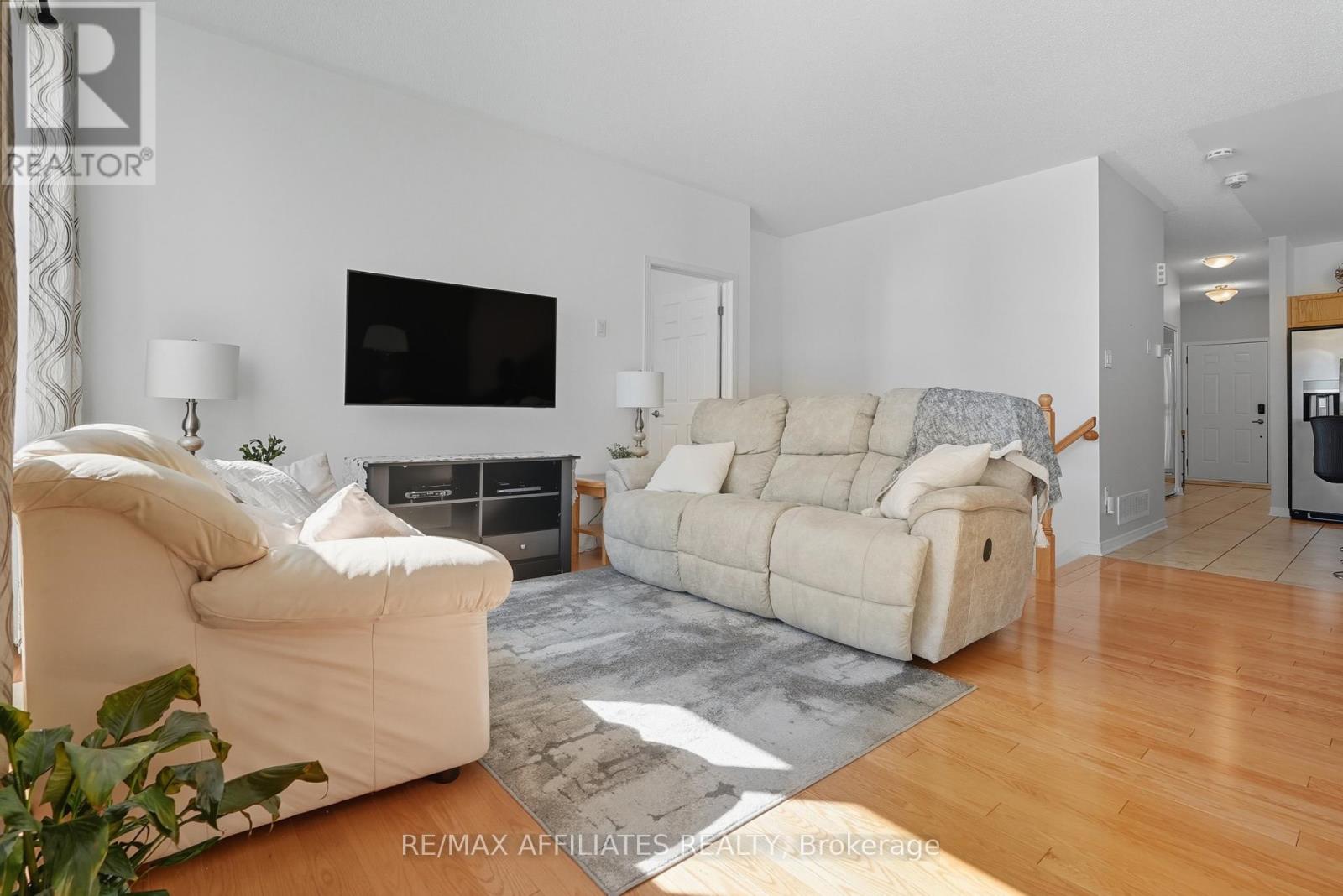 313 Bobolink Ridge N, Ottawa, Ontario  K2V 0B1 - Photo 14 - X12443518