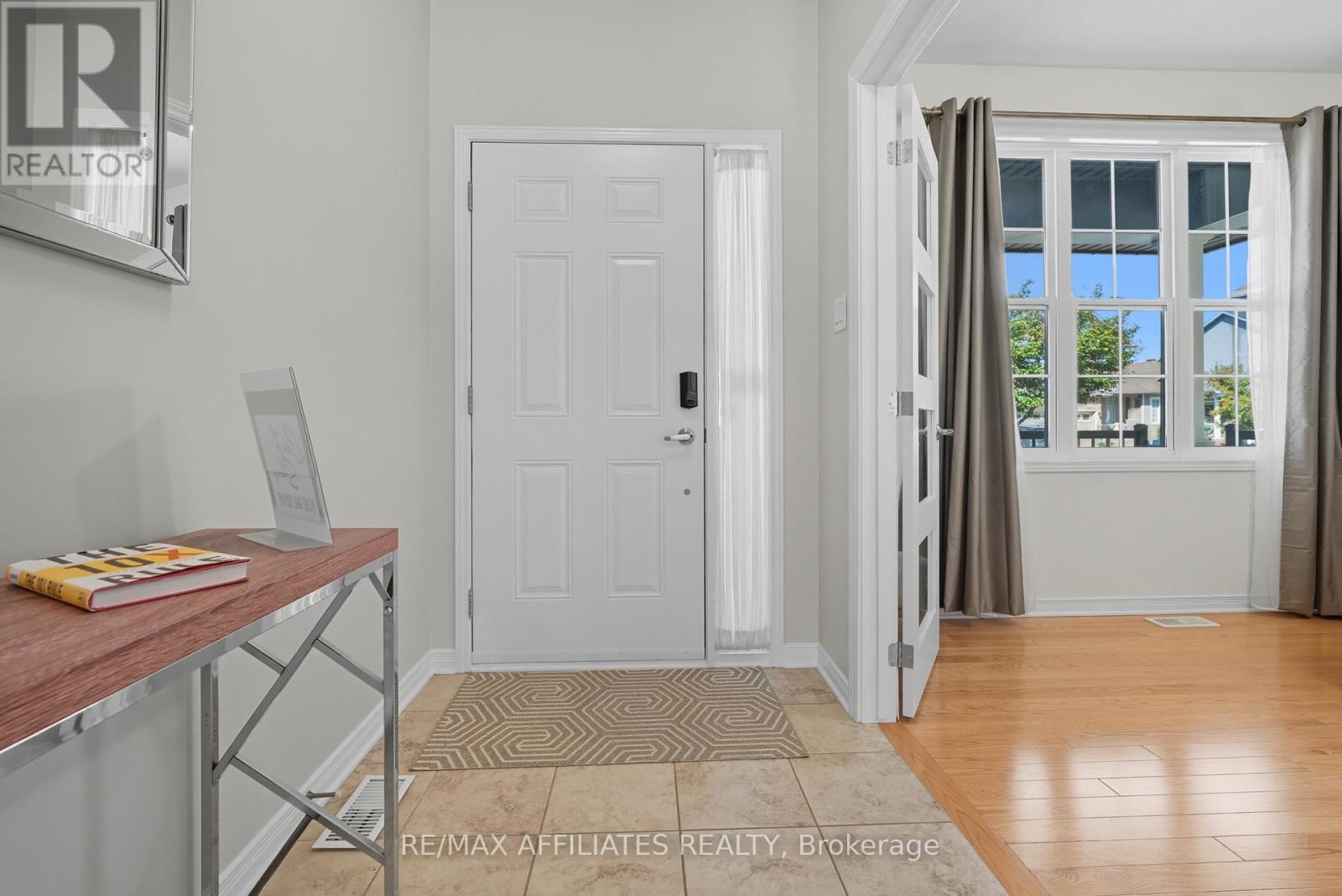 313 Bobolink Ridge N, Ottawa, Ontario  K2V 0B1 - Photo 6 - X12443518