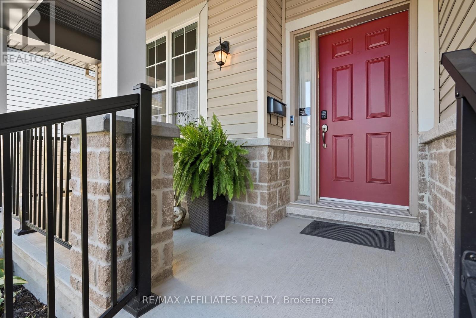 313 Bobolink Ridge N, Ottawa, Ontario  K2V 0B1 - Photo 5 - X12443518