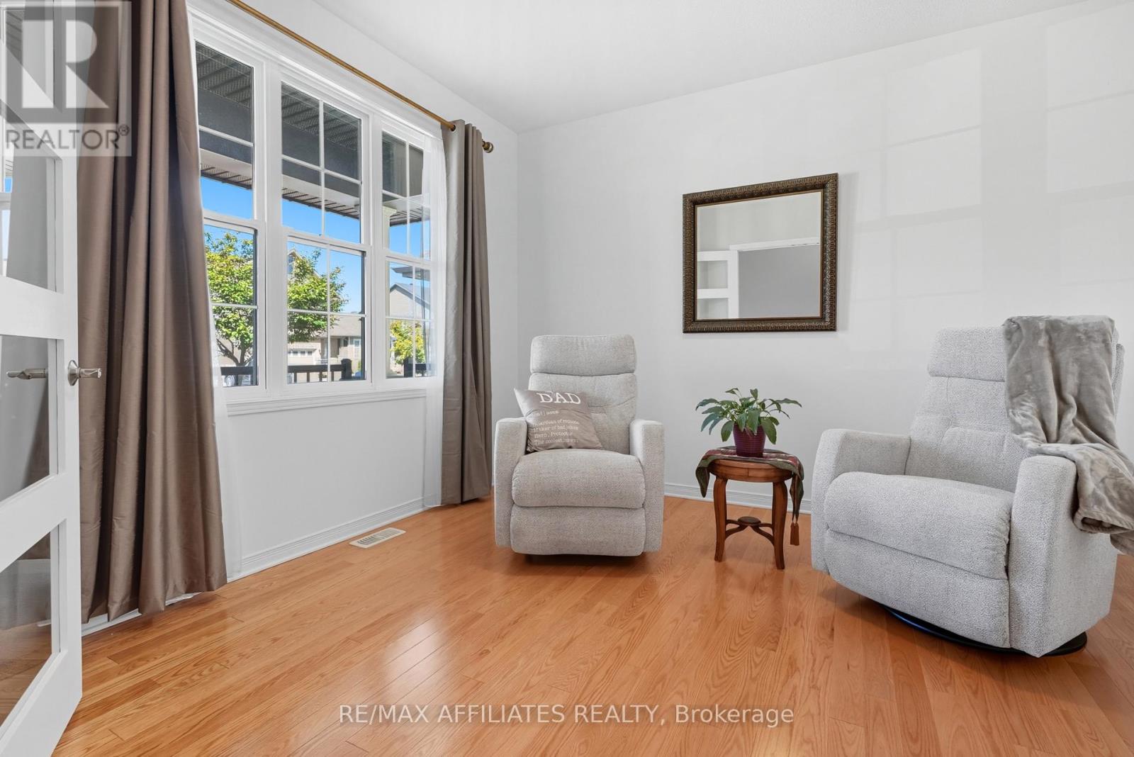 313 Bobolink Ridge N, Ottawa, Ontario  K2V 0B1 - Photo 8 - X12443518