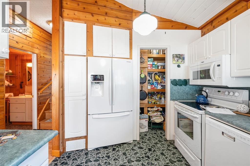 102 Robson Road, Leamington, Ontario  N8H 5P3 - Photo 13 - 25026794