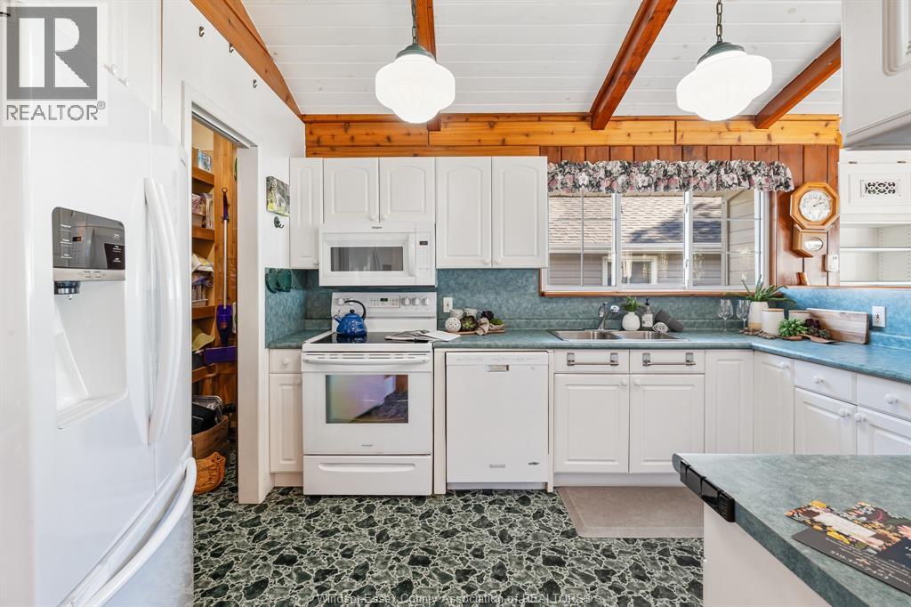 102 Robson Road, Leamington, Ontario  N8H 5P3 - Photo 14 - 25026794