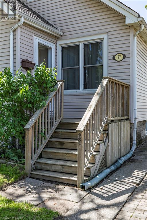 27 Barons Avenue N, Hamilton, Ontario  L8H 5A3 - Photo 2 - 40764683