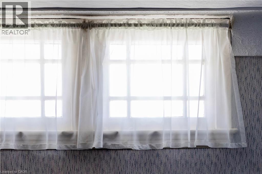 27 Barons Avenue N, Hamilton, Ontario  L8H 5A3 - Photo 10 - 40764683