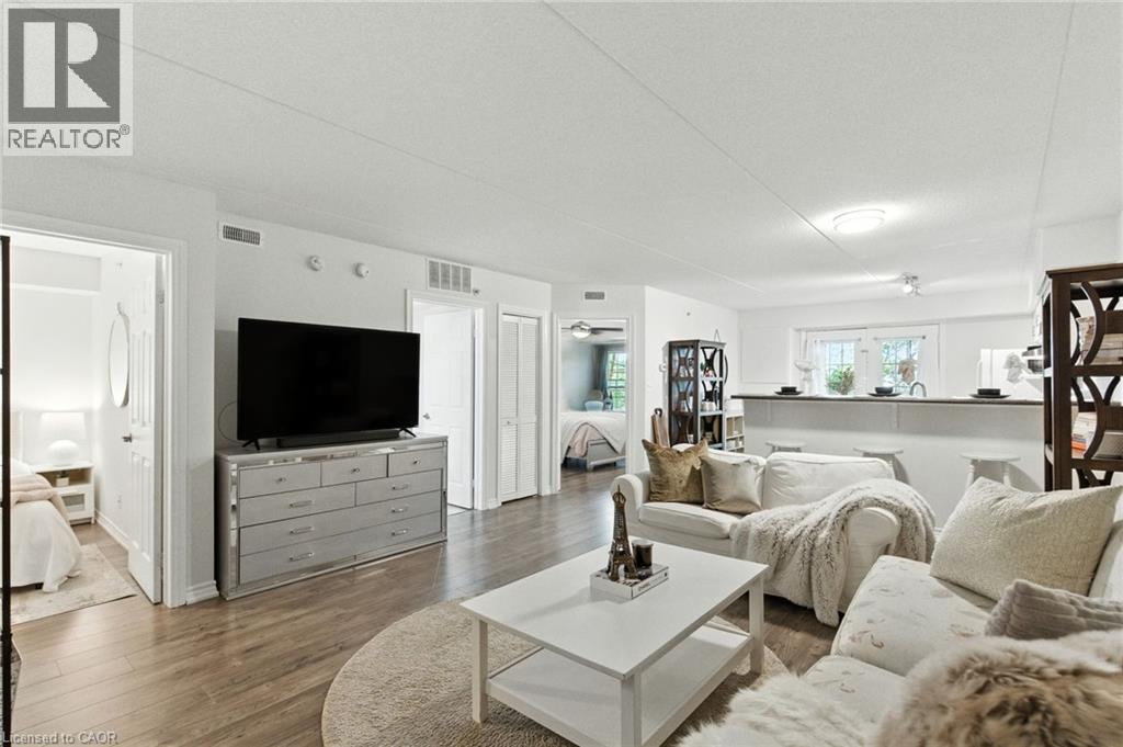 1490 Bishops Gate Unit# 305, Oakville, Ontario  L6M 4N3 - Photo 4 - 40776789