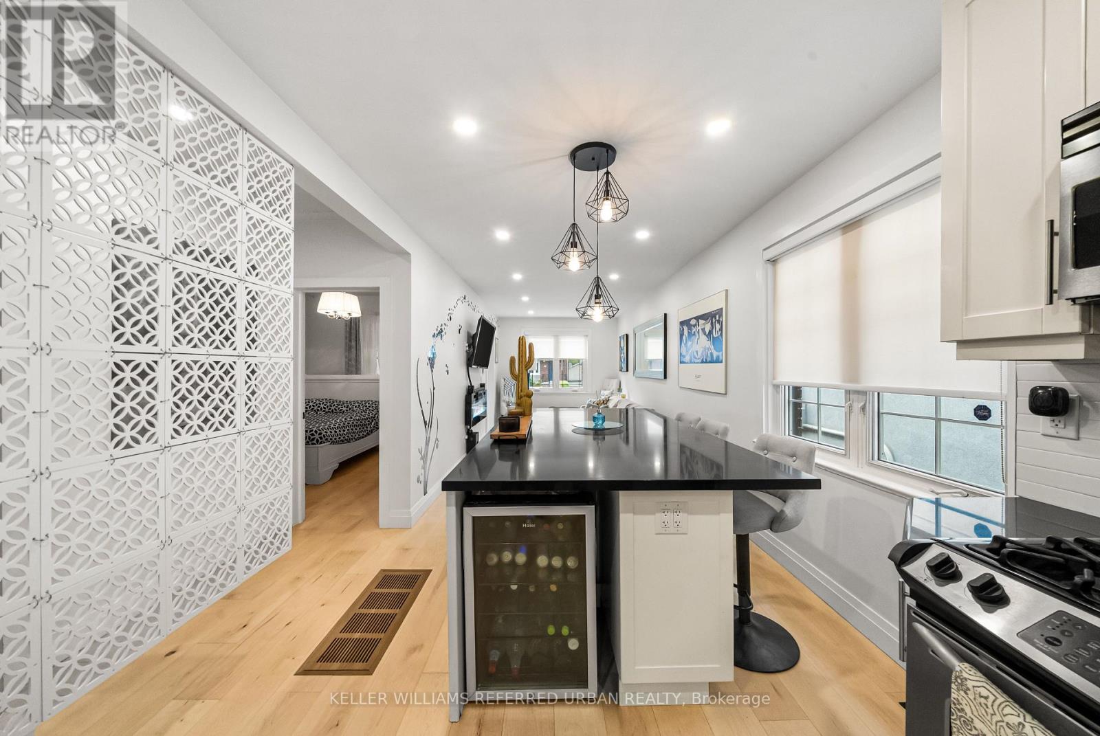 87 Fourth Street, Toronto, Ontario  M8V 2Y4 - Photo 13 - W12488026