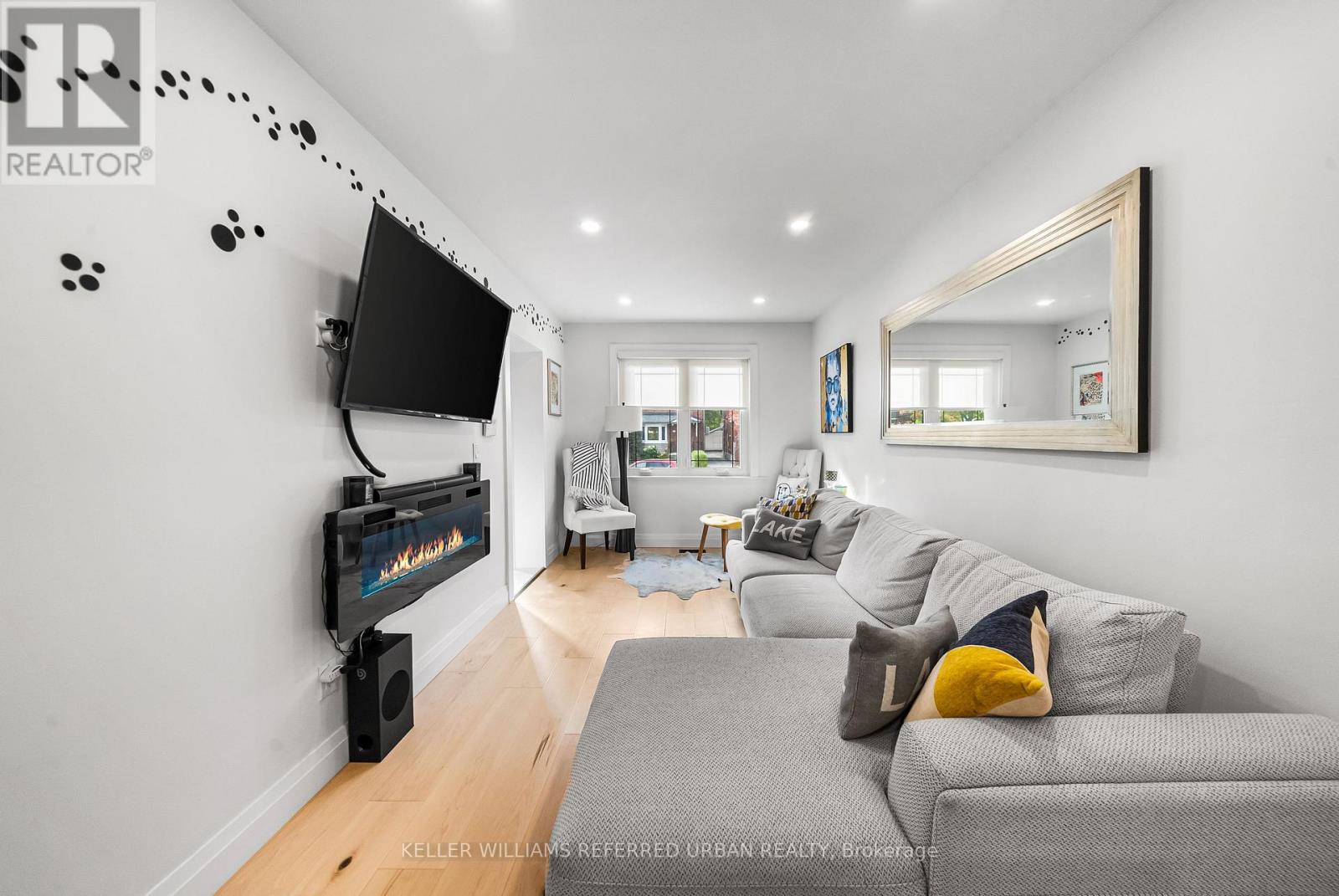 87 Fourth Street, Toronto, Ontario  M8V 2Y4 - Photo 10 - W12488026