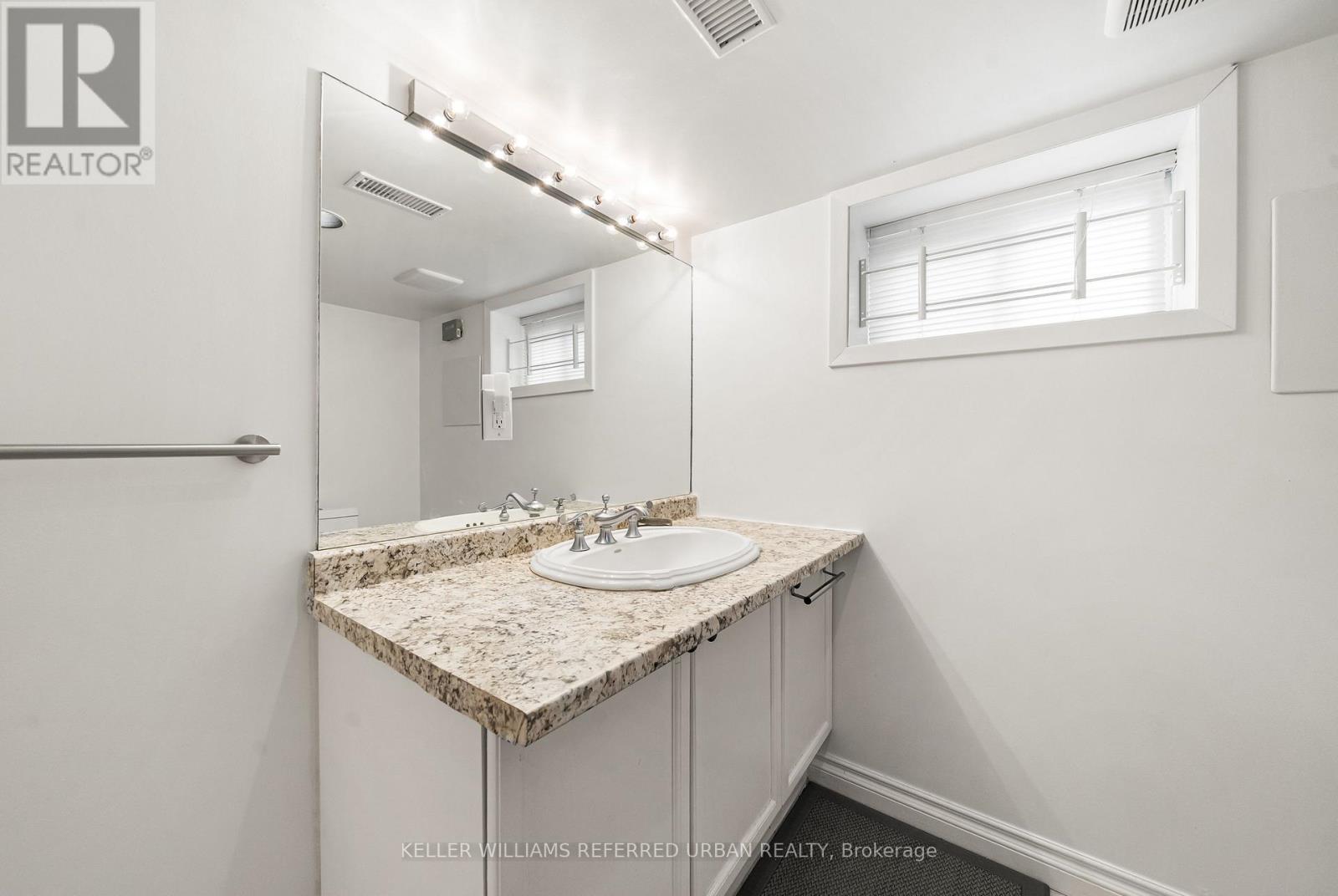 87 Fourth Street, Toronto, Ontario  M8V 2Y4 - Photo 39 - W12488026