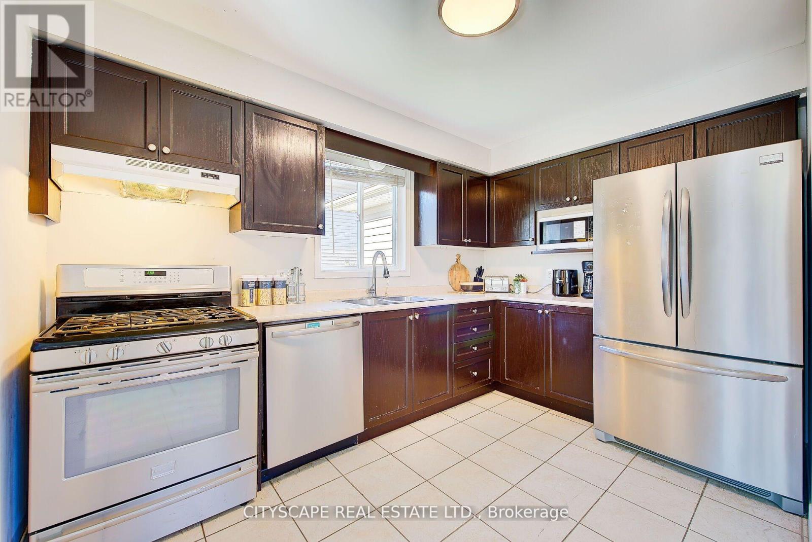 481 Marconi Boulevard, London East, Ontario  N5V 5E7 - Photo 7 - X12337577