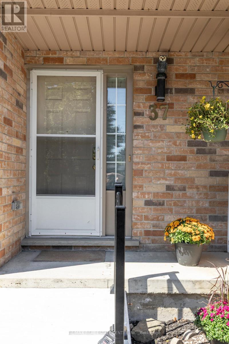 37 - 10 Cadham Boulevard, Hamilton, Ontario  L8W 3X6 - Photo 3 - X12381906