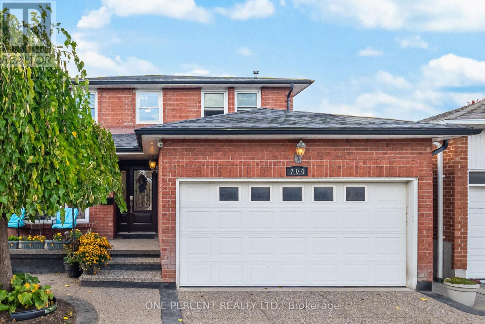 704 BOOKHAM CRESCENT, Mississauga, Ontario
