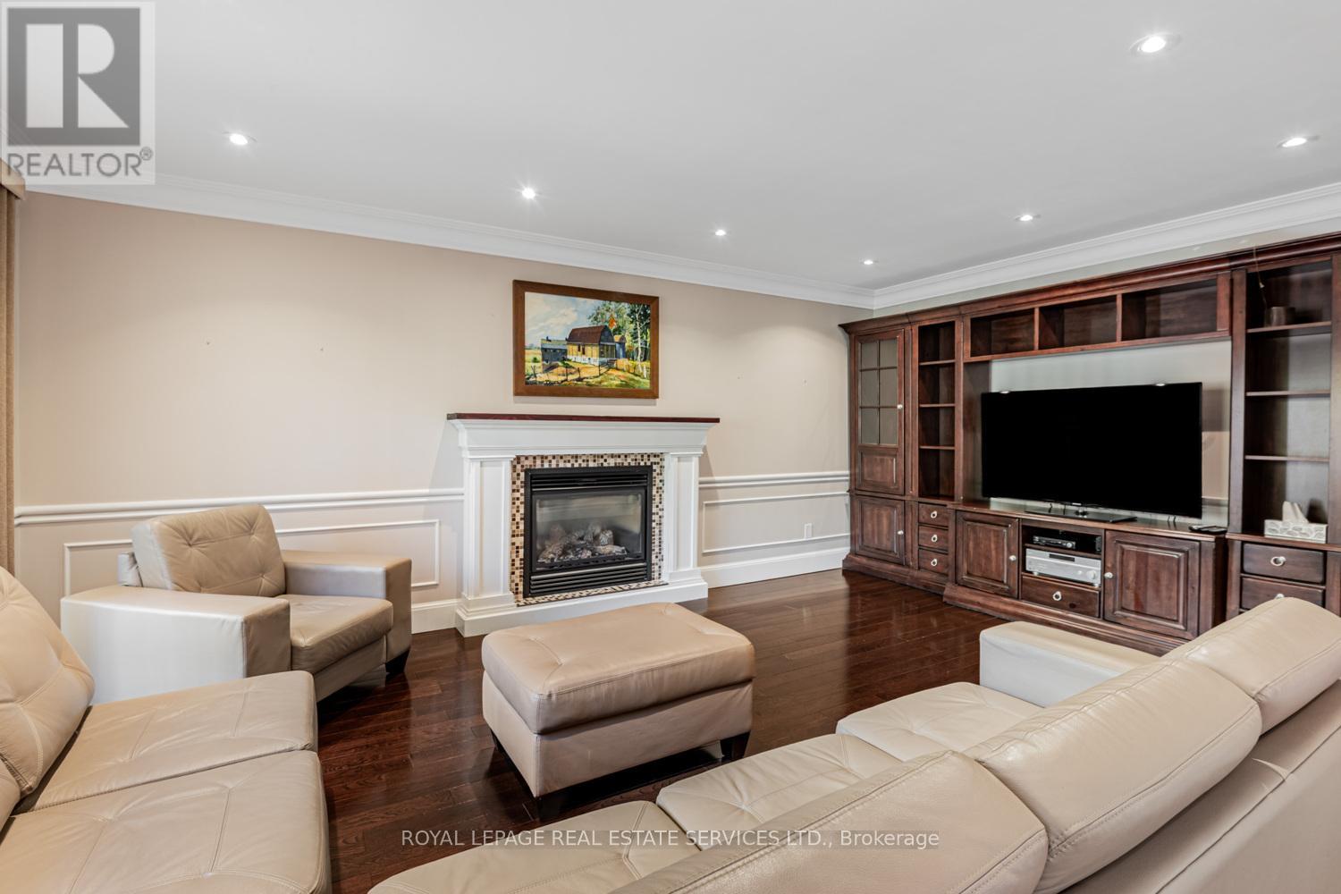 5 Harrowby Court, Toronto, Ontario  M9B 3H3 - Photo 18 - W12488370