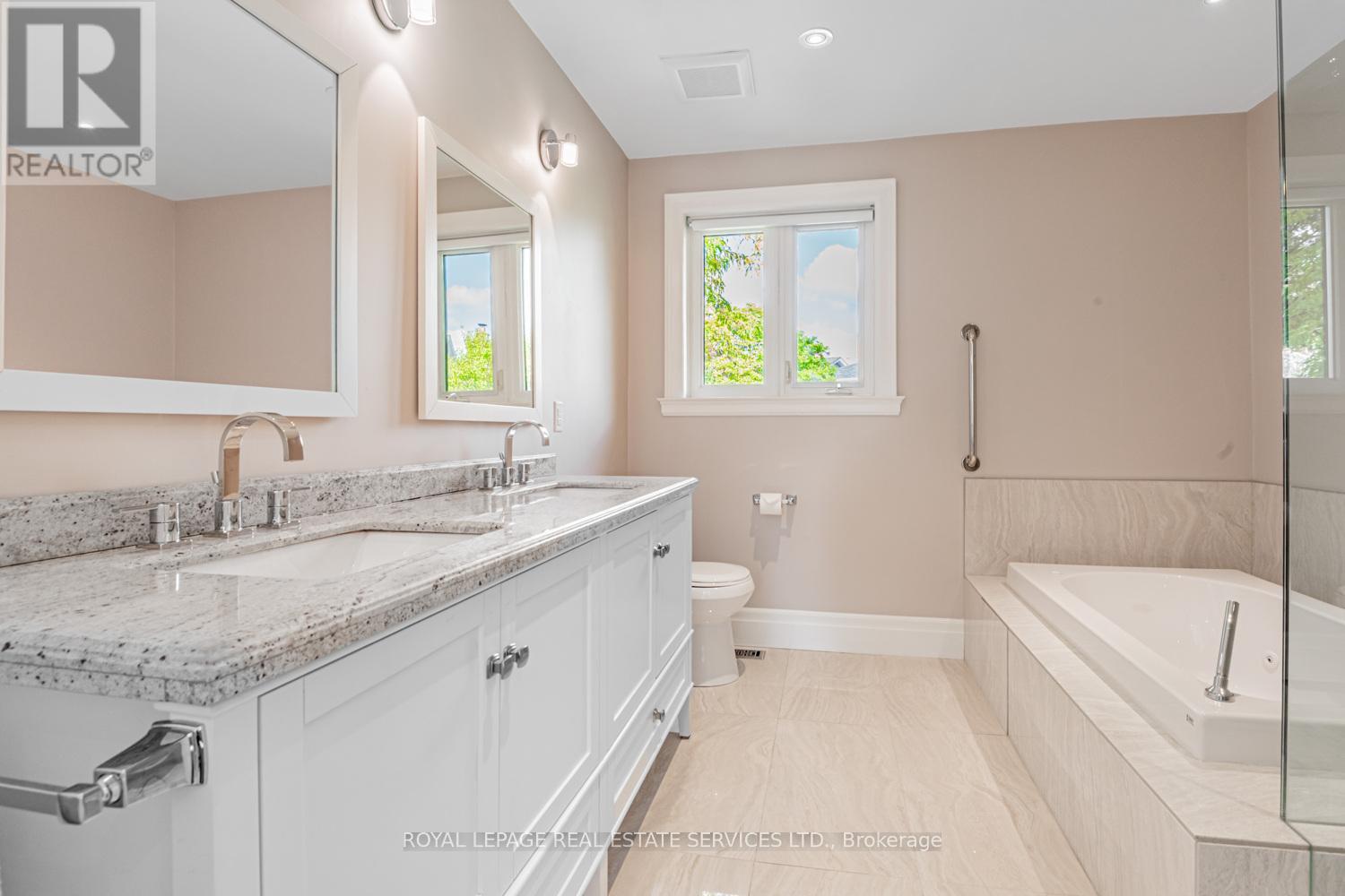 5 Harrowby Court, Toronto, Ontario  M9B 3H3 - Photo 24 - W12488370