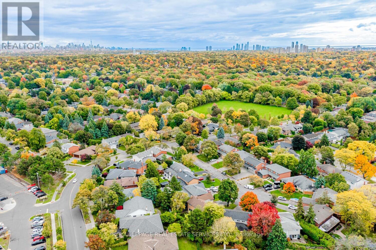 5 Harrowby Court, Toronto, Ontario  M9B 3H3 - Photo 43 - W12488370