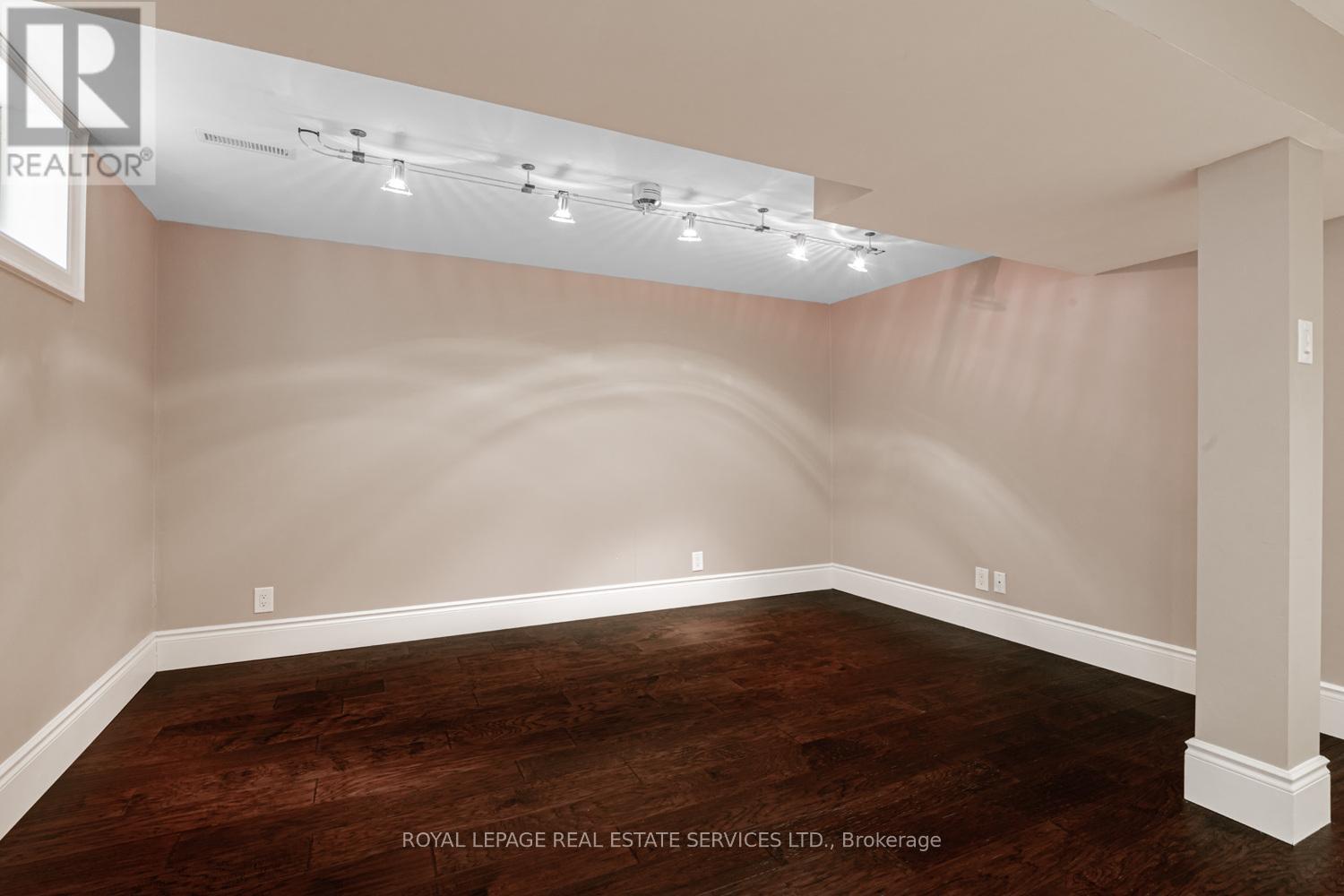 5 Harrowby Court, Toronto, Ontario  M9B 3H3 - Photo 38 - W12488370