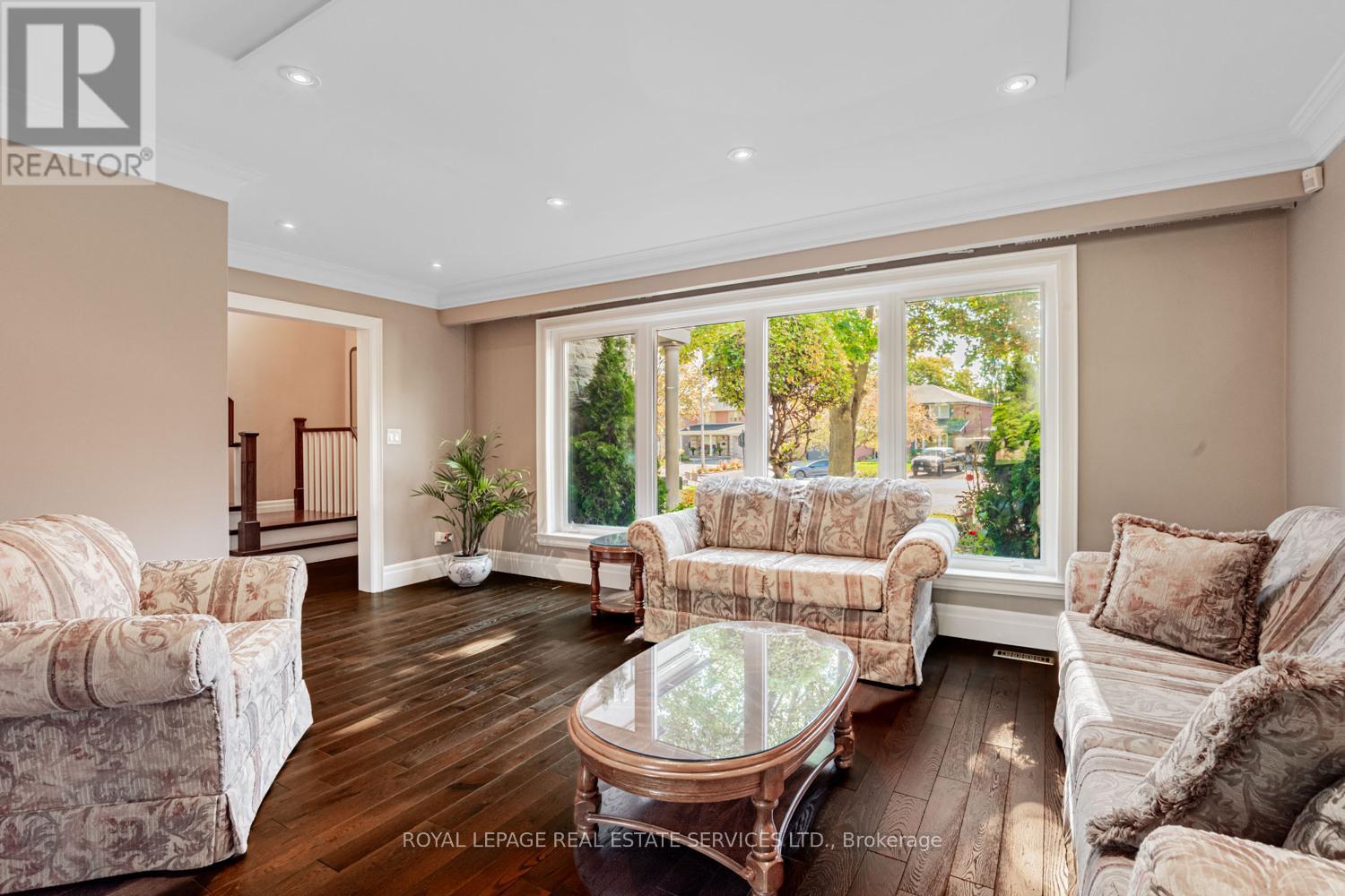 5 Harrowby Court, Toronto, Ontario  M9B 3H3 - Photo 7 - W12488370