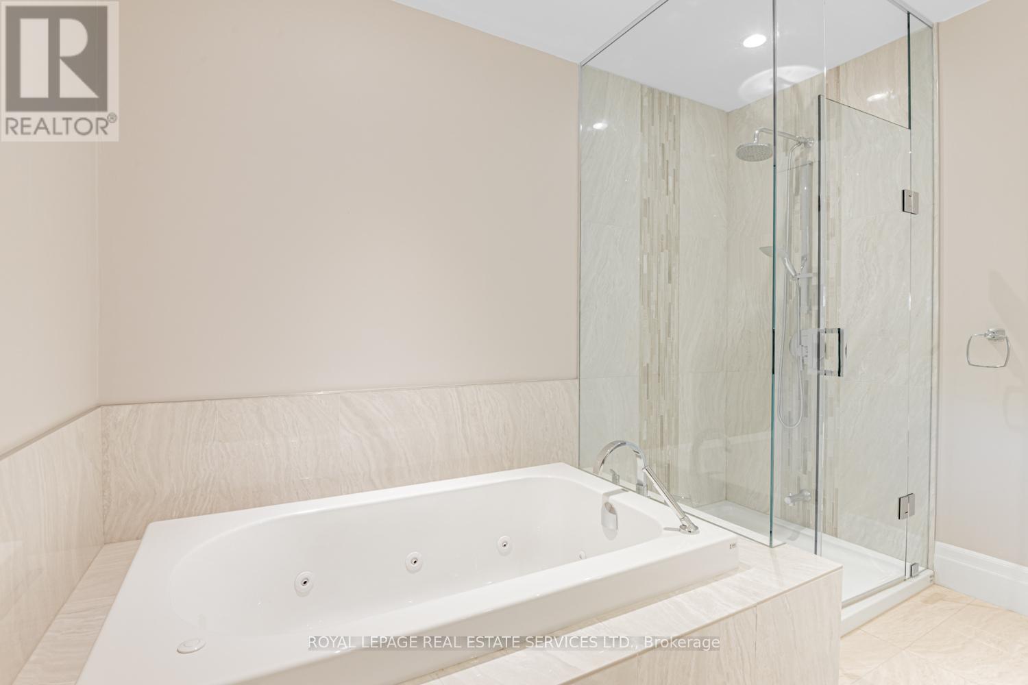 5 Harrowby Court, Toronto, Ontario  M9B 3H3 - Photo 25 - W12488370