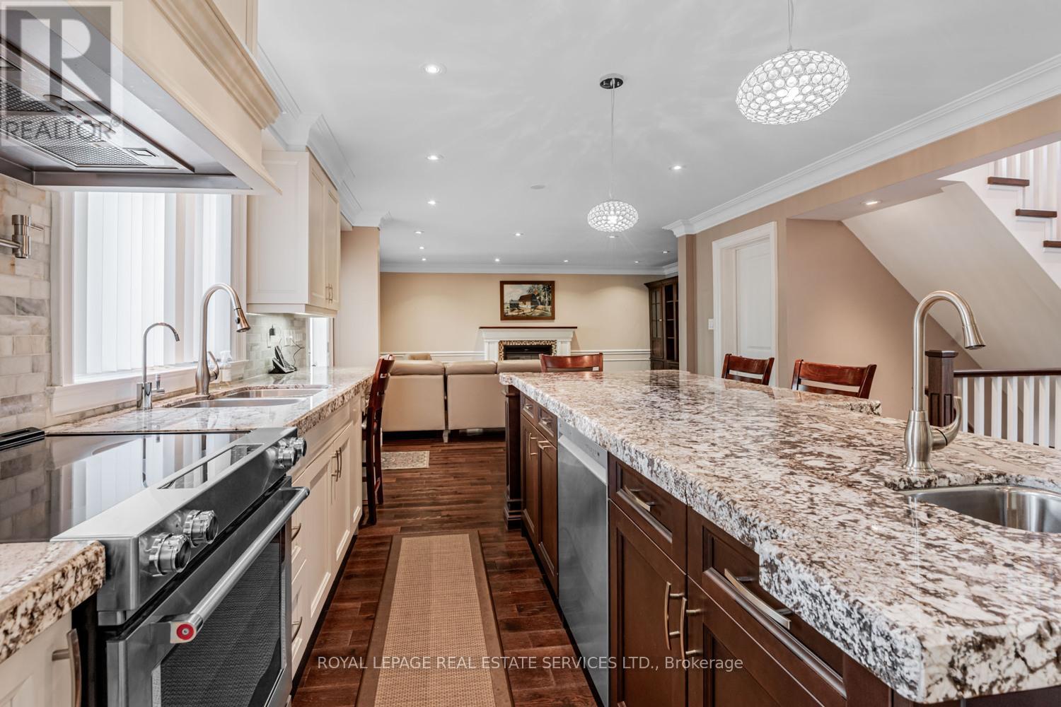 5 Harrowby Court, Toronto, Ontario  M9B 3H3 - Photo 15 - W12488370