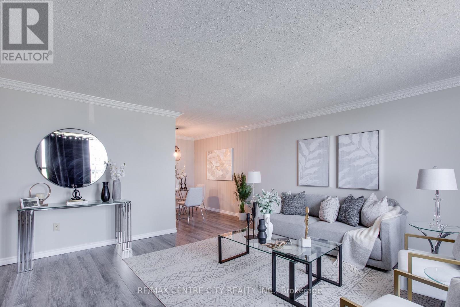 812 - 45 Pond Mills Road, London South (South J), Ontario  N5Z 4W5 - Photo 10 - X12489812